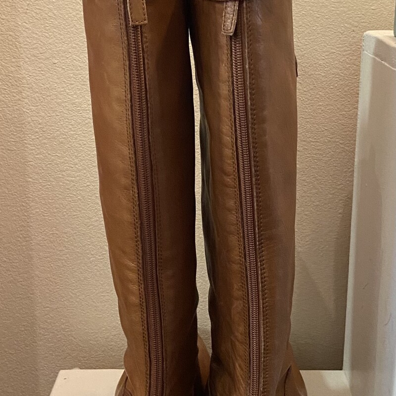 Camel Lther Tall Boot<br />
Camel<br />
Size: 9.5 R $177