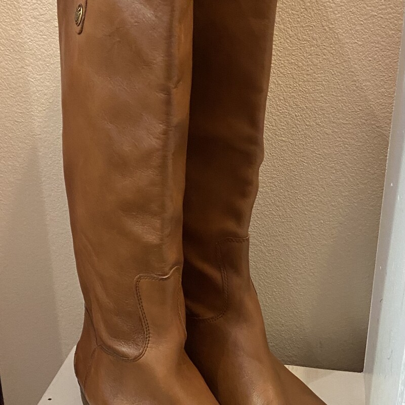 Camel Lther Tall Boot<br />
Camel<br />
Size: 9.5 R $177