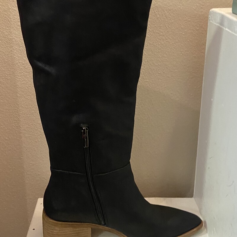 Blk Lther Tall Boot<br />
Black<br />
Size: 7 1/2