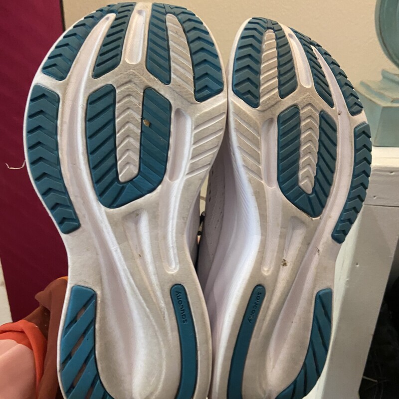 Wht/teal Running Shoe<br />
Wht/Teal<br />
Size: 9