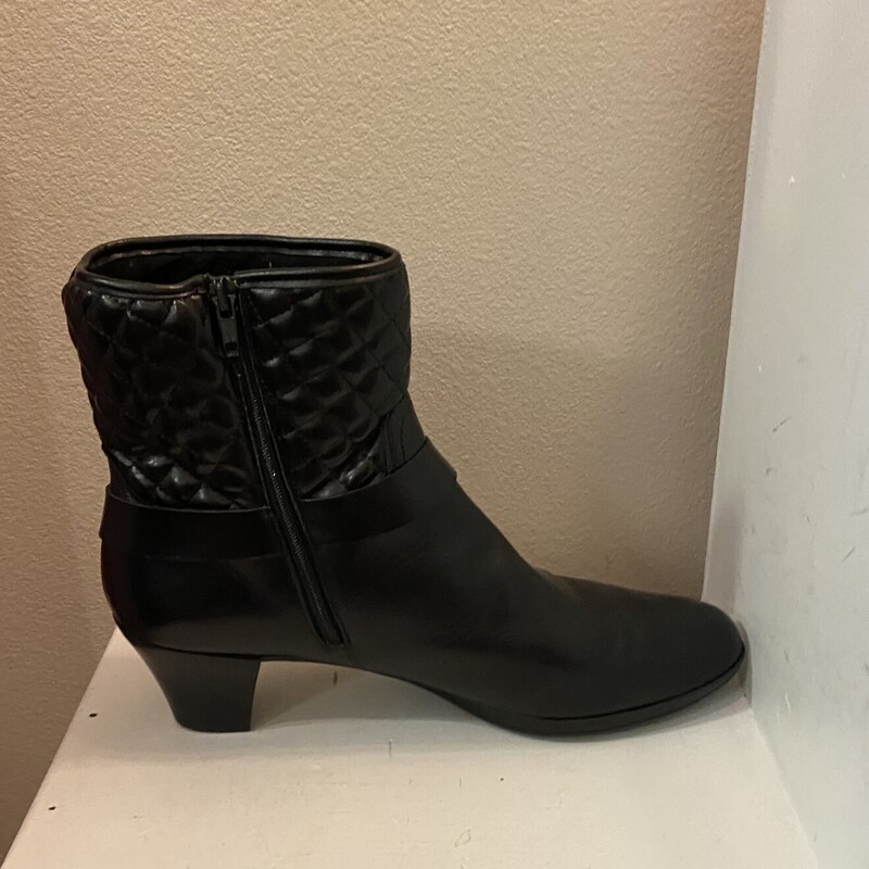 Blk Quilt Lther Boot<br />
Black<br />
Size: 11N