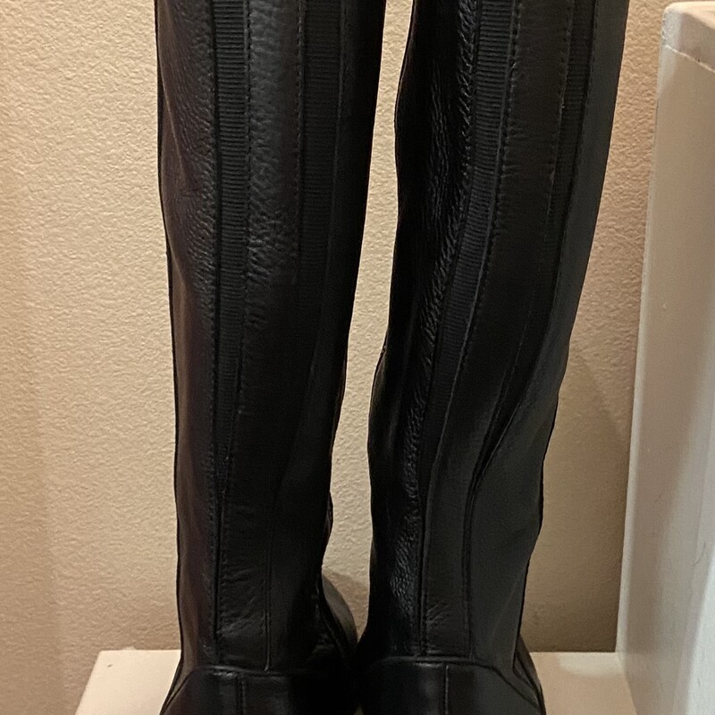 Blk Pbble Lther Tall Boot<br />
Black<br />
Size: 11