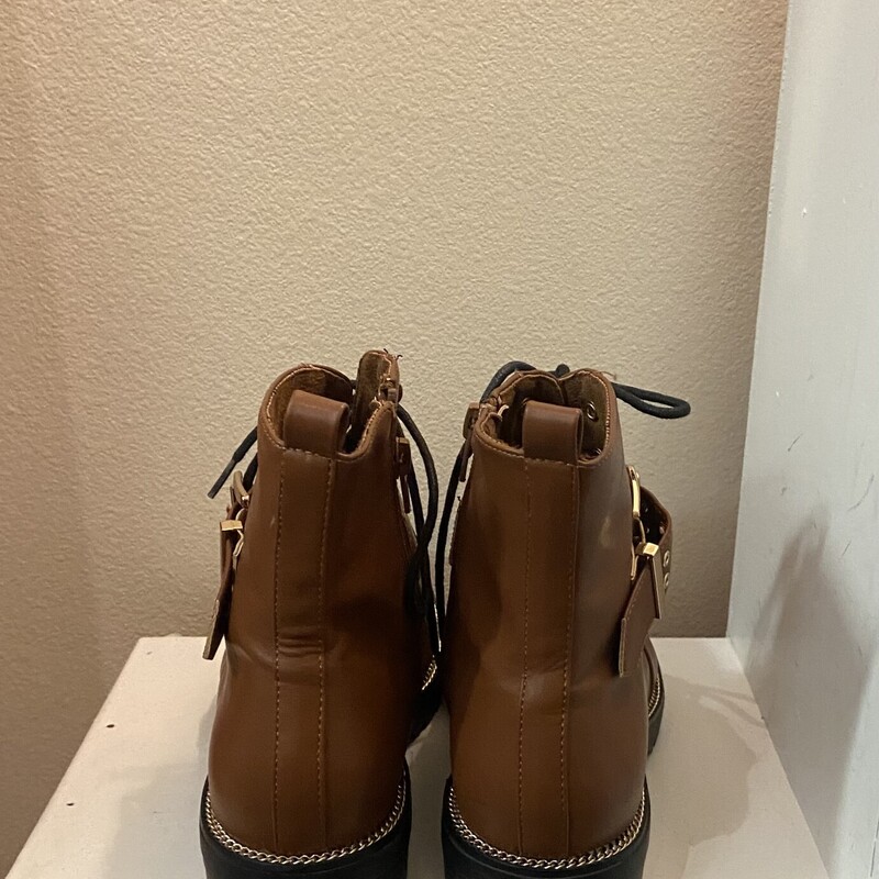 Brw Bckle Tie Boots<br />
Brown<br />
Size: 8