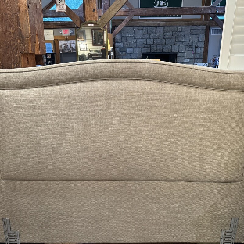 Queen Upholstered Hdboard
52x67