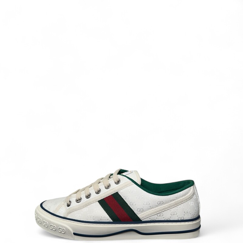 Gucci Tennis 1977 label
This pair of Gucci Tennis 1977 is defined by the iconic green and red Web.
White Canvas
GG motif at the sole
Rubber sole
Lace-up closure
Made in Italy

Comes with dust bags and box