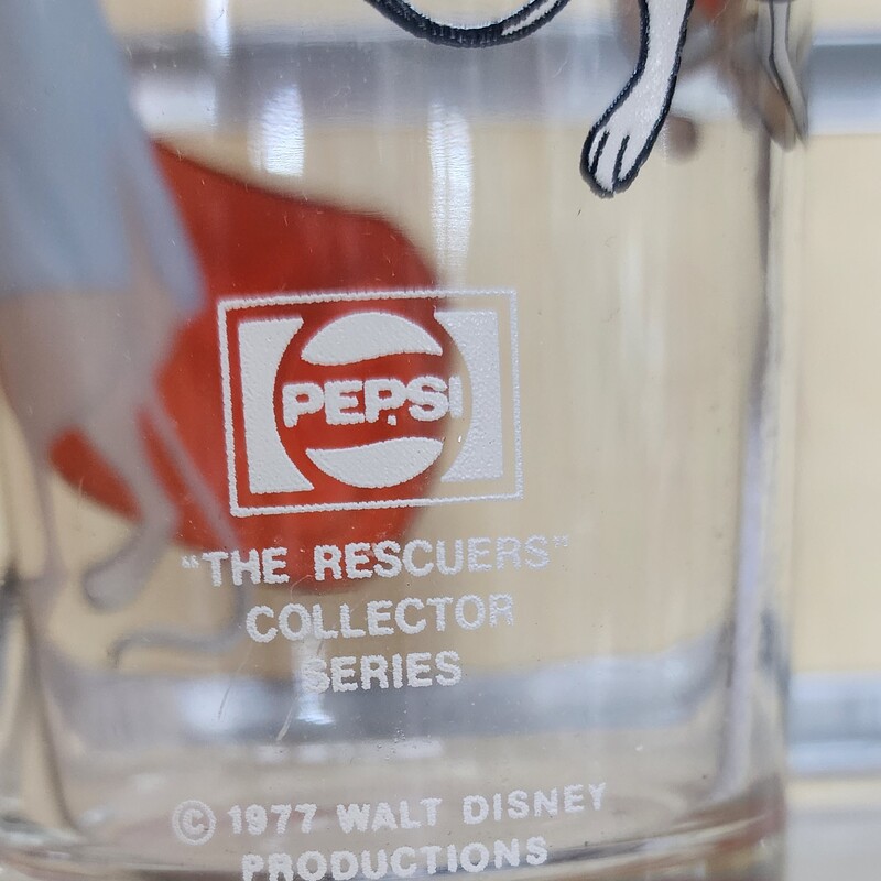 Pepsi Glass Rescuers, Bianca, Size: 1977