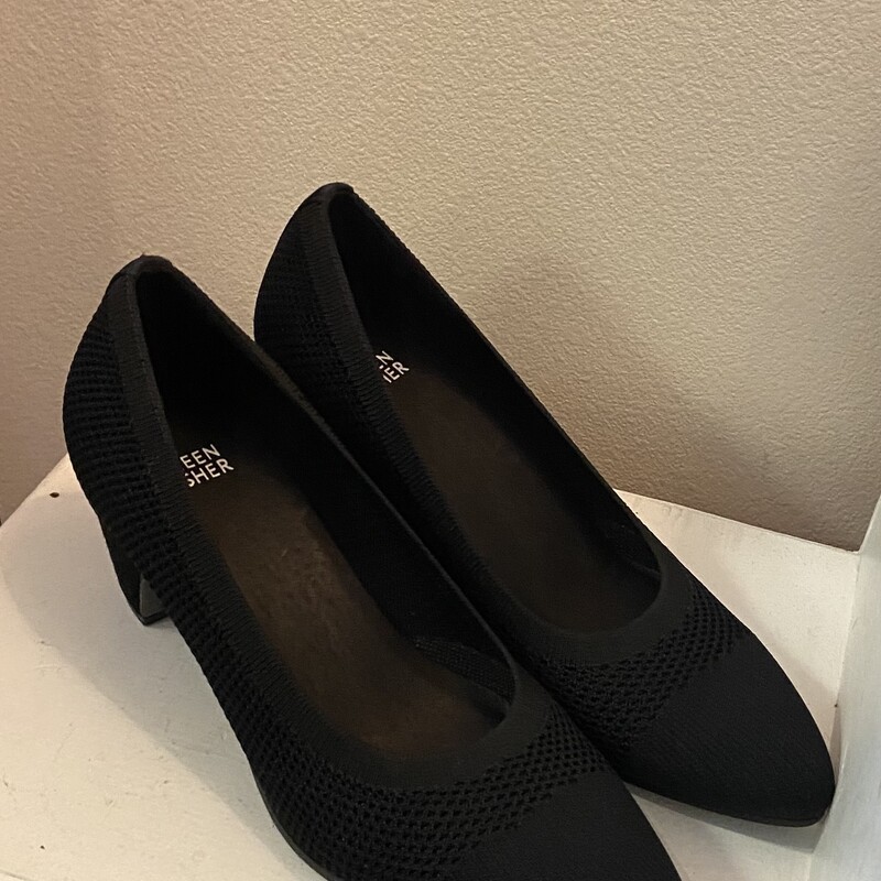 Blk Stretch Fabric Heel<br />
Black<br />
Size: 8 1/2