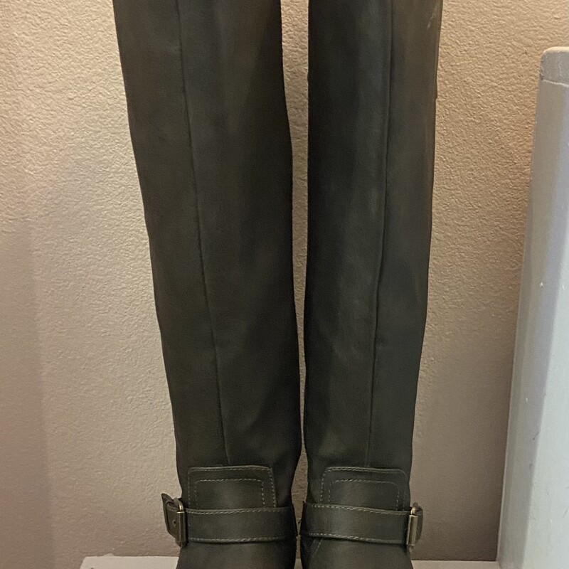 Olive Faux Lthr Tall Boot<br />
Olive<br />
Size: 7