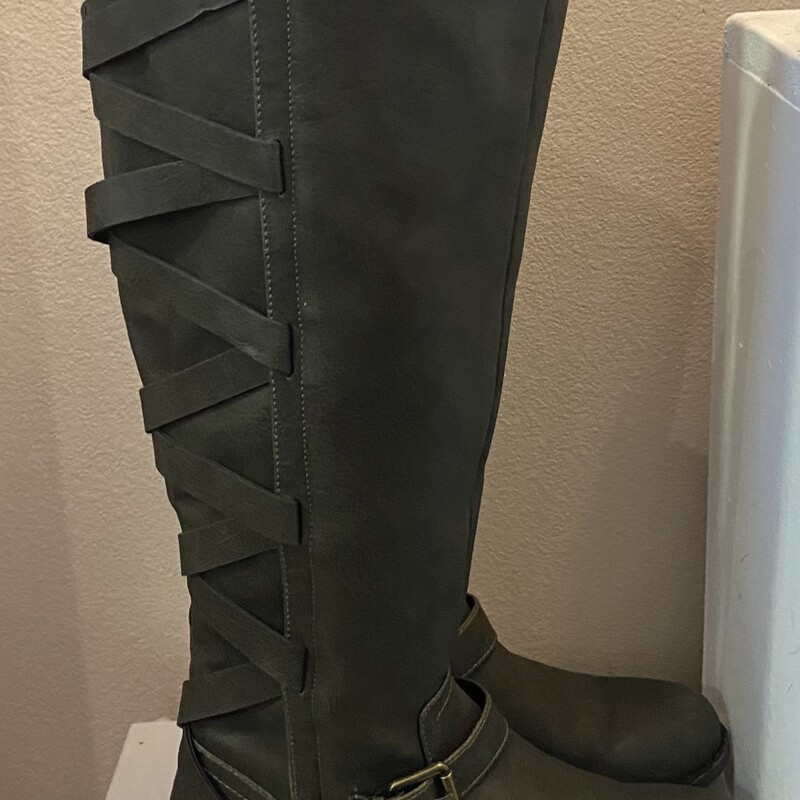 Olive Faux Lthr Tall Boot<br />
Olive<br />
Size: 7