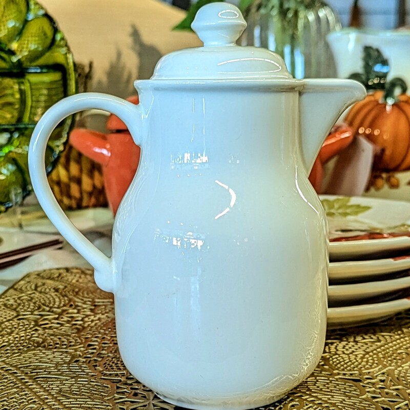 Villeroy & Boch Vitro Teapot
White Size: 6 x 7H