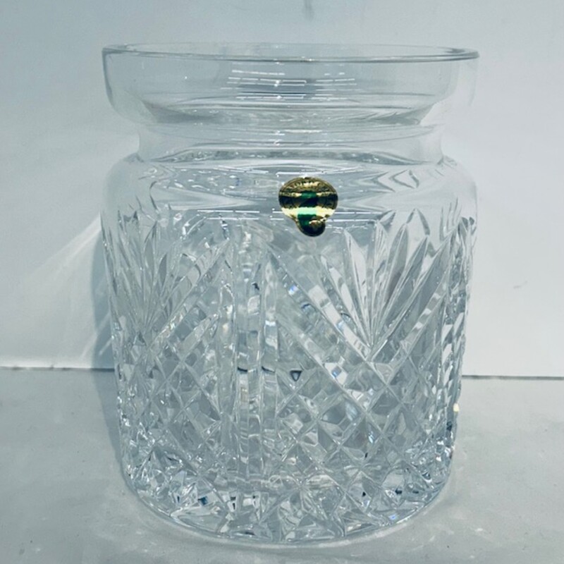 Waterford X Cut Biscuit Jar
Clear Size: 5 x 6H
As Is - no lid