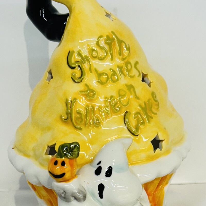 Blu Sky Halloween Cupcake
Yellow Orange
Size: 5.5 x9 H