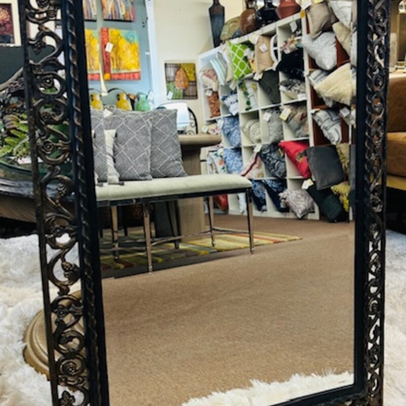 Z Gallerie Fleur De Lis Beveled Mirror
Bronze Size: 26 x 36H