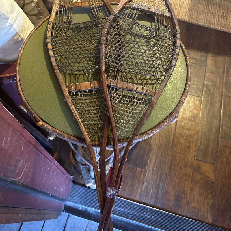 Vintage Snowshoes - Circa 1920

Size: 30Lx9W