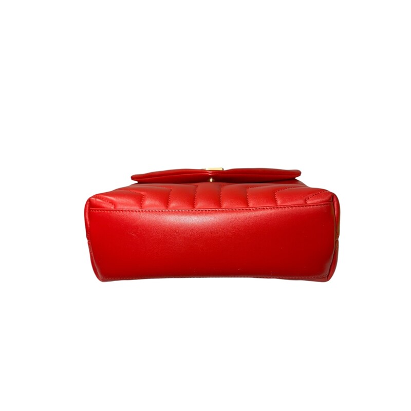 YSL Lou Lou Small Leather Red<br />
<br />
Dimensions:Dimensions:<br />
Base length: 9.25 in<br />
Height: 7 in<br />
Width: 3.5 in<br />
Drop: 11.5 in<br />
Drop: 22 in<br />
<br />
Date Code:TCT494699 0322<br />
<br />
In excellent condition. Comes with dust bag and box.