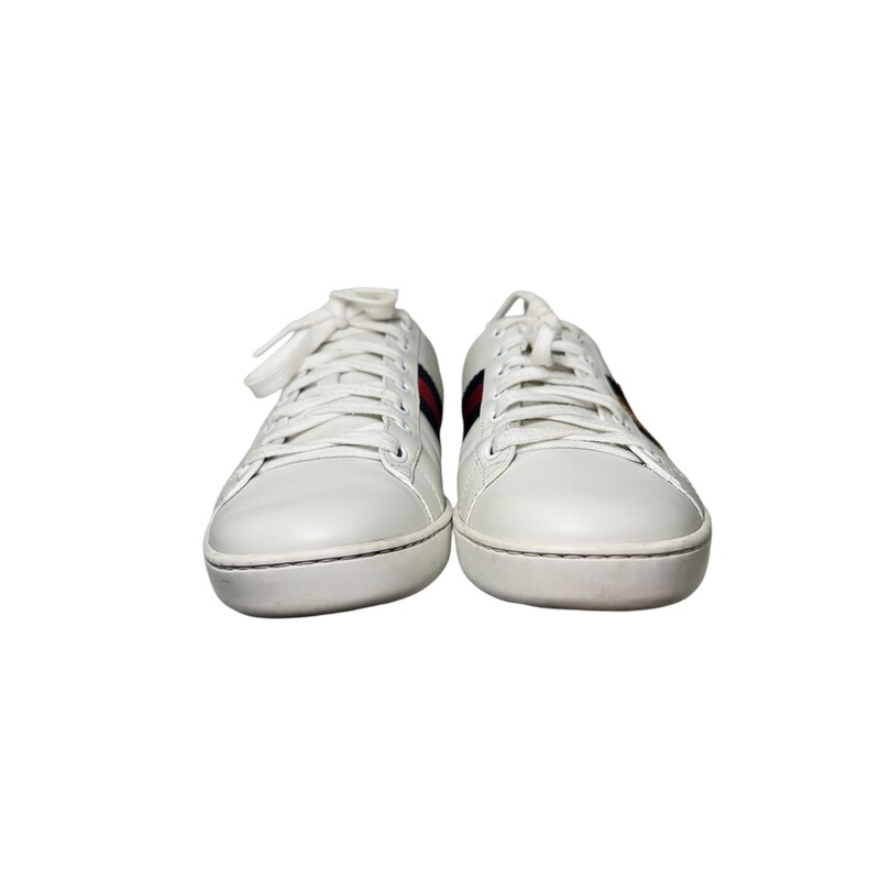 Gucci Ace Loved Sneakers<br />
White<br />
 Size: 40<br />
<br />
Light scuffing throughout the shoes.<br />
505328