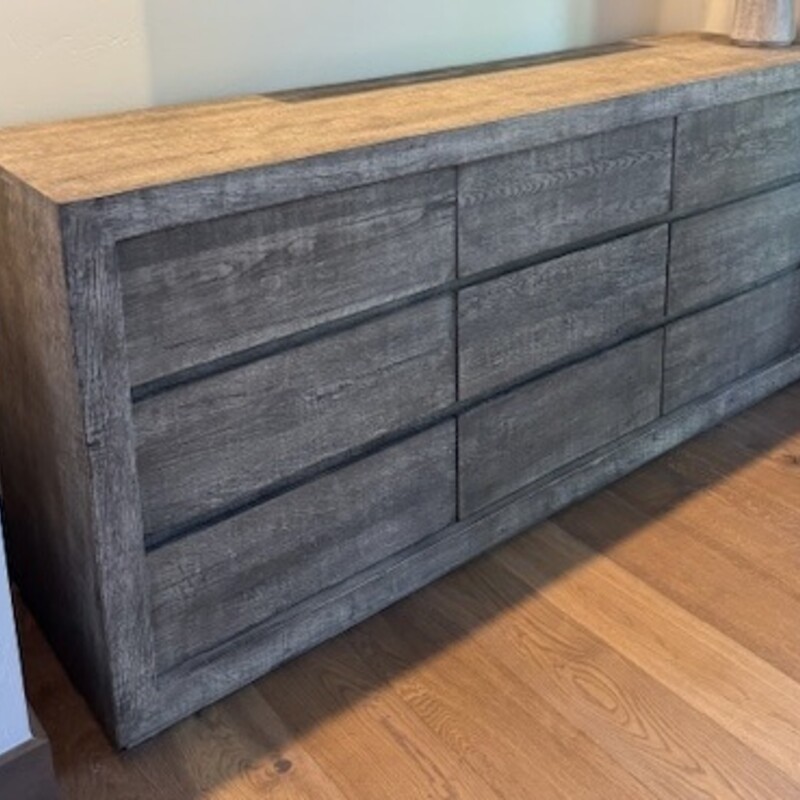 RH Reclaimed Oak Dresser<br />
<br />
 Size: 80Wx20Dx35H