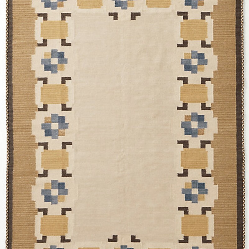 Geo Border Wool Rug

Size: 8x10

Woven on a loom by master artisans, this flat-weave wool rug adds plenty of dimension to any space with its geometric border, heathered center, and braided trim. A handmade tassel at each corner provides the perfect finishing touch.

Exclusive
Braided trim border
Handmade 2 tassels
Whipstitched edges
Imported