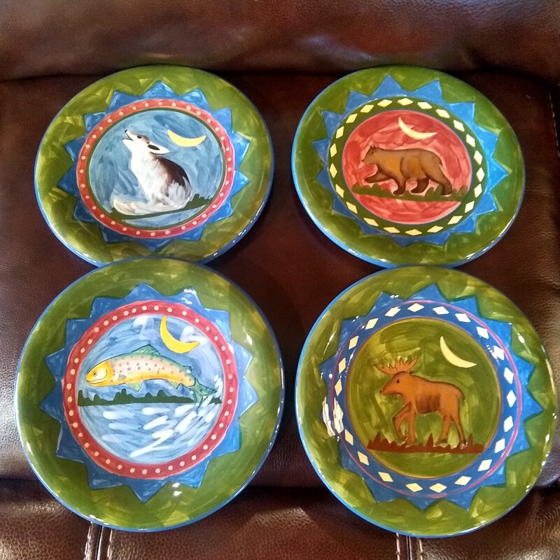 Mesa 8 In Plate Set Of 4

Mesa International set of 4 rustic wildlife 8 in plates.  Fish, Bear, Coyote and Moose.