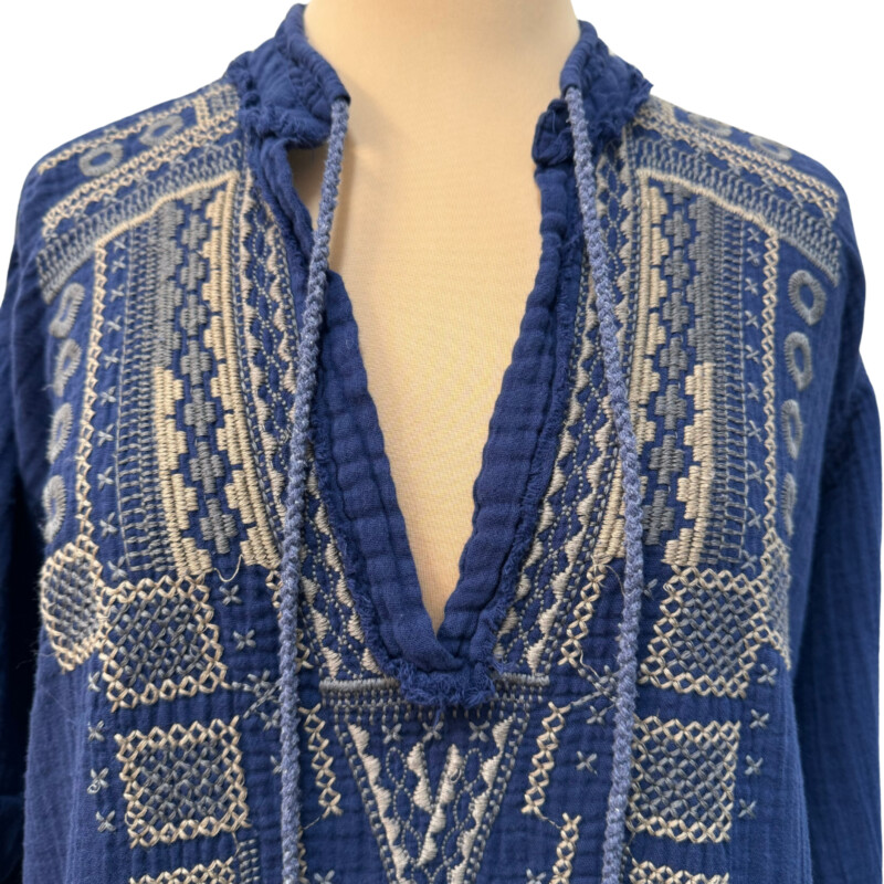 Johnny Was Dress<br />
Cotton Gauze with Tassels<br />
Embroidered Detail<br />
With Pockets<br />
Color:  Navy<br />
Size: Small