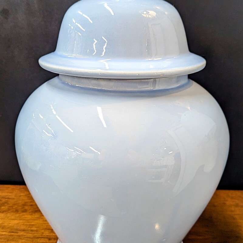 Ginger Jar With Lid
Blue
Size: 8 x13 H