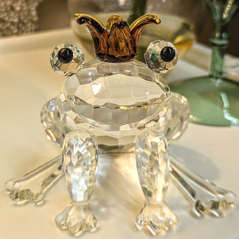 Shannon Crystal Frog with Crown
Clear Gold
Size: 5 x 4.25H