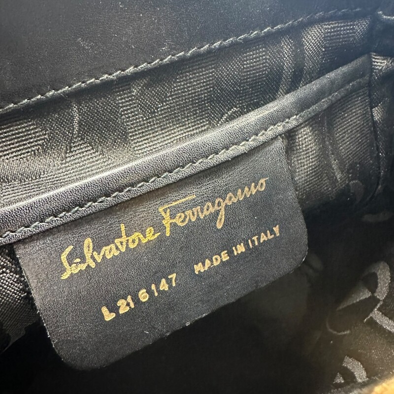 Ferragamo Patent Gancini, Black<br />
<br />
Code: L216147<br />
<br />
Dimensions:<br />
7.75inx9.5inx5in<br />
<br />
Comes with dust bag