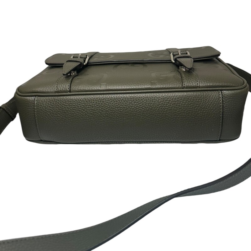 For Cruise 2024, dark green enriches the latest leather goods selection with a neutral shade that works harmoniously with other colors. This messenger bag portrays the shade as part of an emblematic jumbo GG leather. Dark green jumbo GG leather, Cotton linen lining, Interior: 1 zip pocket, Adjustable shoulder strap with 20.7 drop, Magnetic flap closure, Weight: 2.2lbs approximately,<br />
Dimensions:<br />
Medium size: 12.2W x 9.6H x 2.4D , Made in Italy<br />
Style Code: 706234 213317<br />
<br />
Comes with dust bag and box.