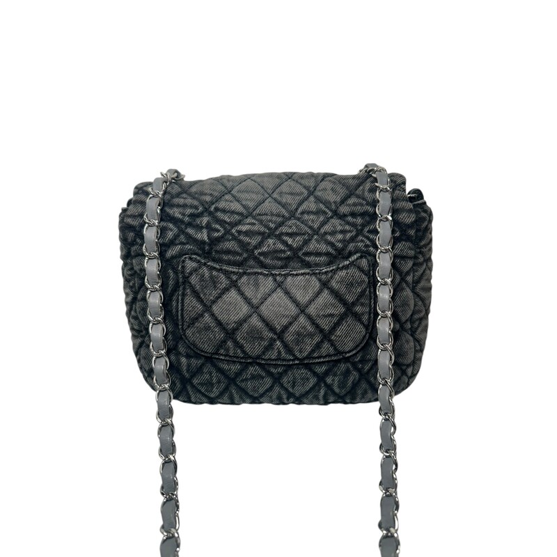 Chanel Denimpression  Small<br />
Quilted Black/ Gray Denim<br />
Turnlock Closure<br />
Leather Woven Chain Strap<br />
Code: 29178220<br />
Production Year: 2019<br />
Comes With Dustbag<br />
Dimensions: 9 L X 7H