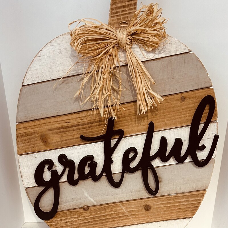 Wood Grateful Pumpkin
Brown
Size: 16.5 x 24.25 H