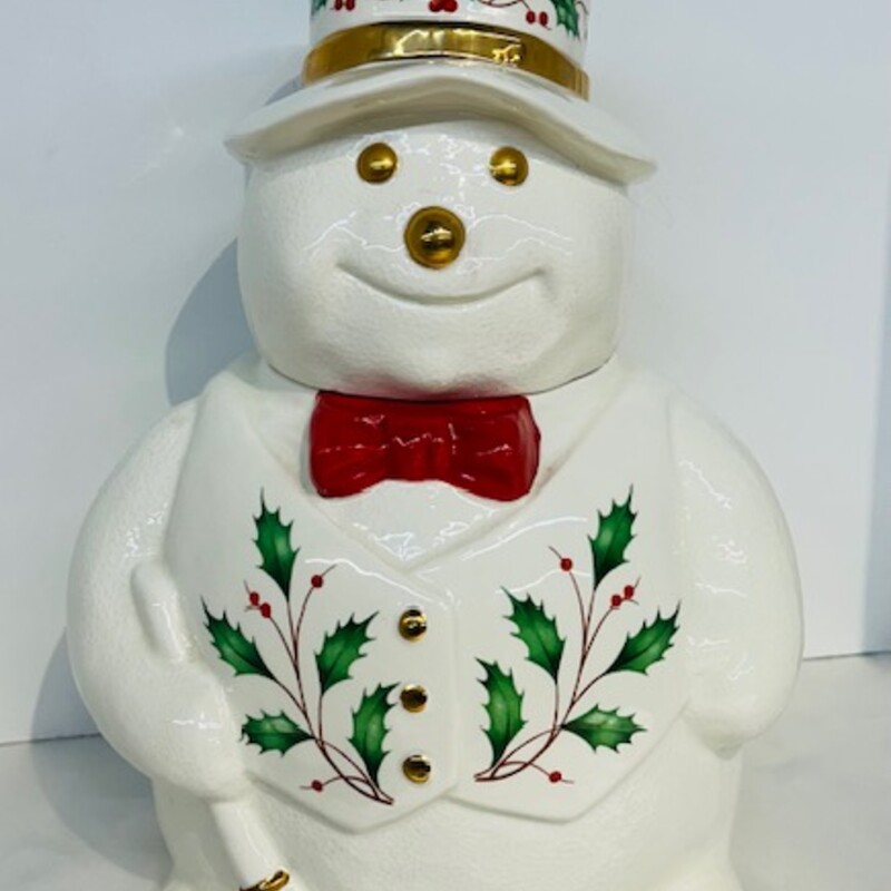 Lenox Snowman Cookie Jar
White Xmas colors Size: 9 x 13.5H