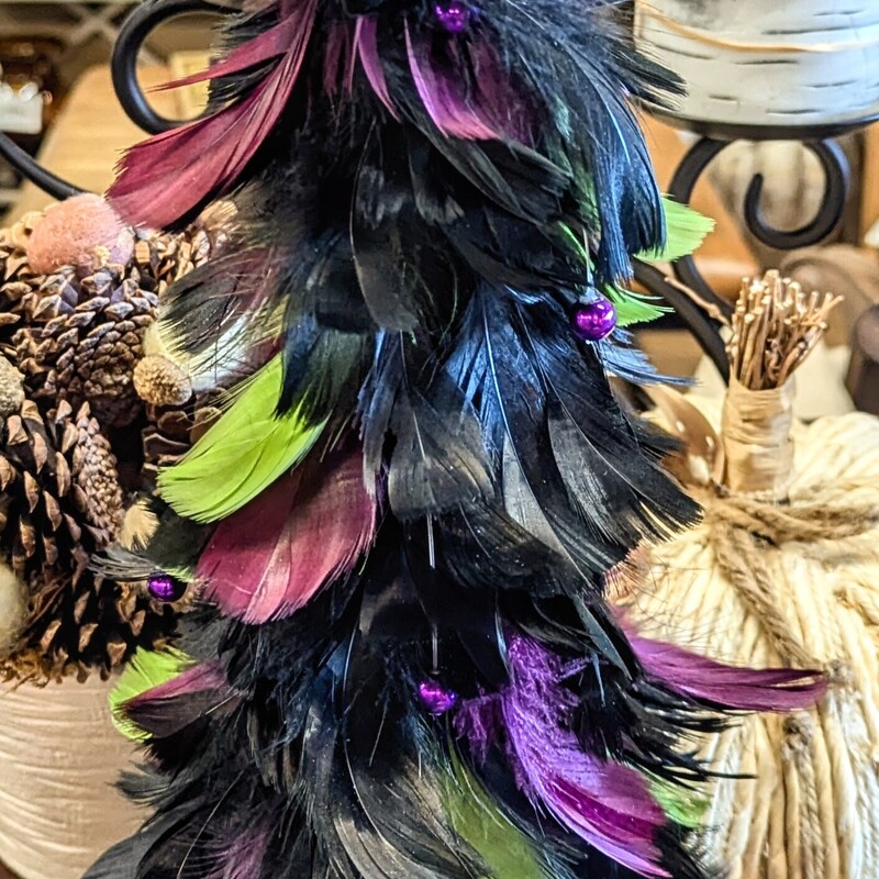 Feather Tree
Black
Size:7.5 x 17.5 H