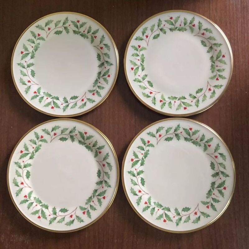 Set of 4 Lenox Holly Salad Plates
Cream Xmas colors Size: 8diameter