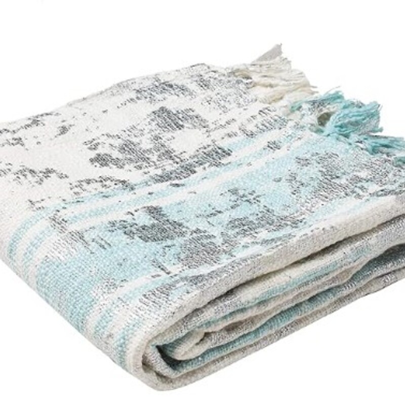 Safavieh Nicola Throw<br />
White Teal Green Silver<br />
Size: 50x70<br />
NEW<br />
Retail $35+<br />
Matching Throw Sold Separately