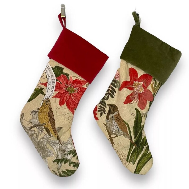 Pottery Barn Bird Poinsettia Stocking
Xmas colors Tan Brown Size: 10 x 17H
EACH SOLD SEPARATELY - THIS LISTING IS FOR THE RED TOP ONE