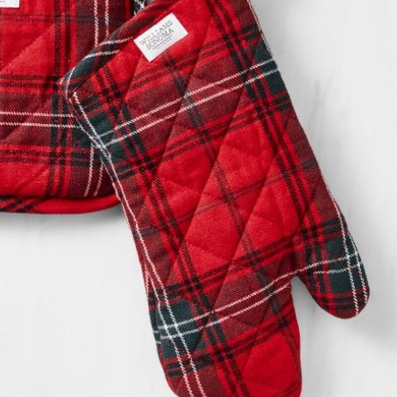 Set of 2 Williams Sonoma Plaid Oven Mitts
Xmas colors Size: 6.5 x 13H
Retails: $39.95 for one oven mitt & pot holder