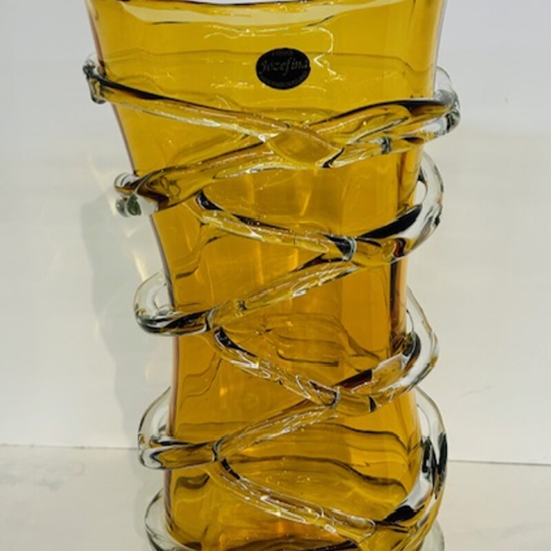 Jozephina Atelier Large Glass Web Look Vase
Amber
Size: 8 x 15H