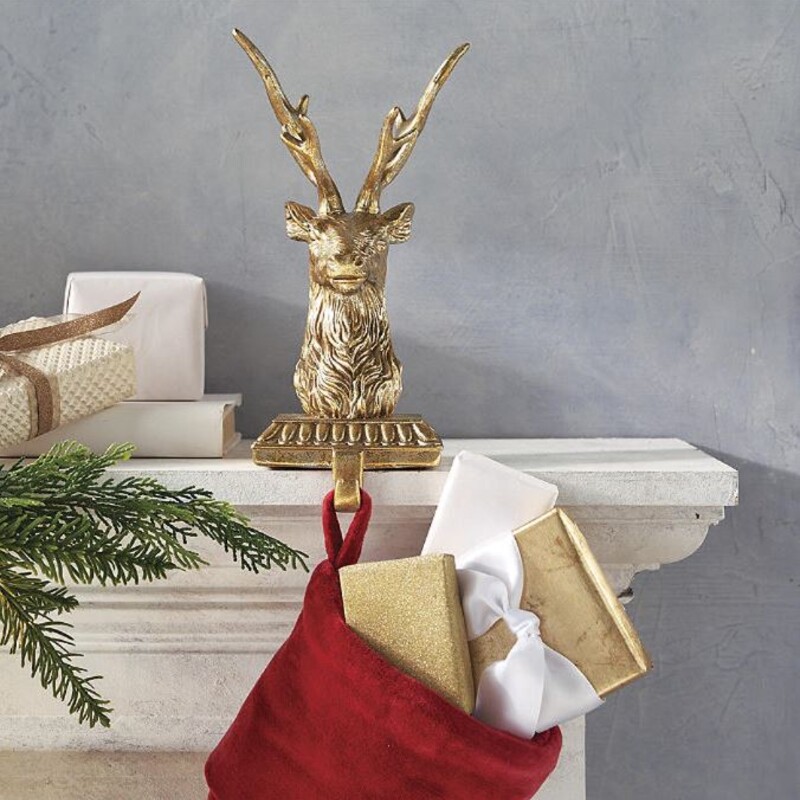 Frontgate Deer Stocking Holder
Gold Silver
Size: 5 x 4 x 15H
Retail $60
As Is-Glued at Antler
Matching Holders Sold Separately