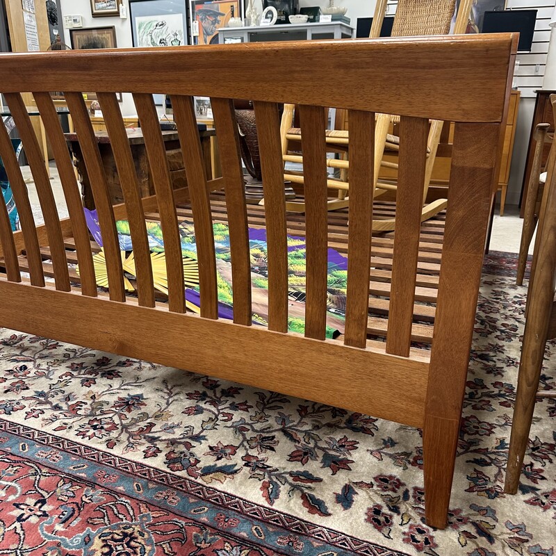 QUEEN Wood Bed Frame, Cherry. Includes headboard, footboard, side rails and center slats.<br />
Size: 60W