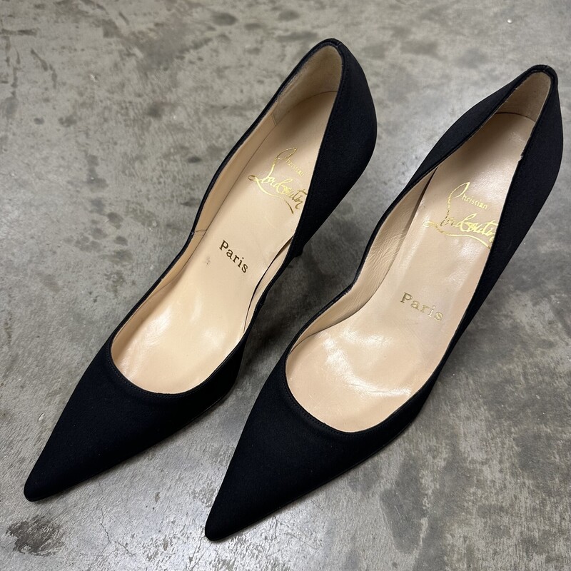 Christian Louboutin Shoes, Black<br />
Size: Size 36.5 (3.5-4.5)