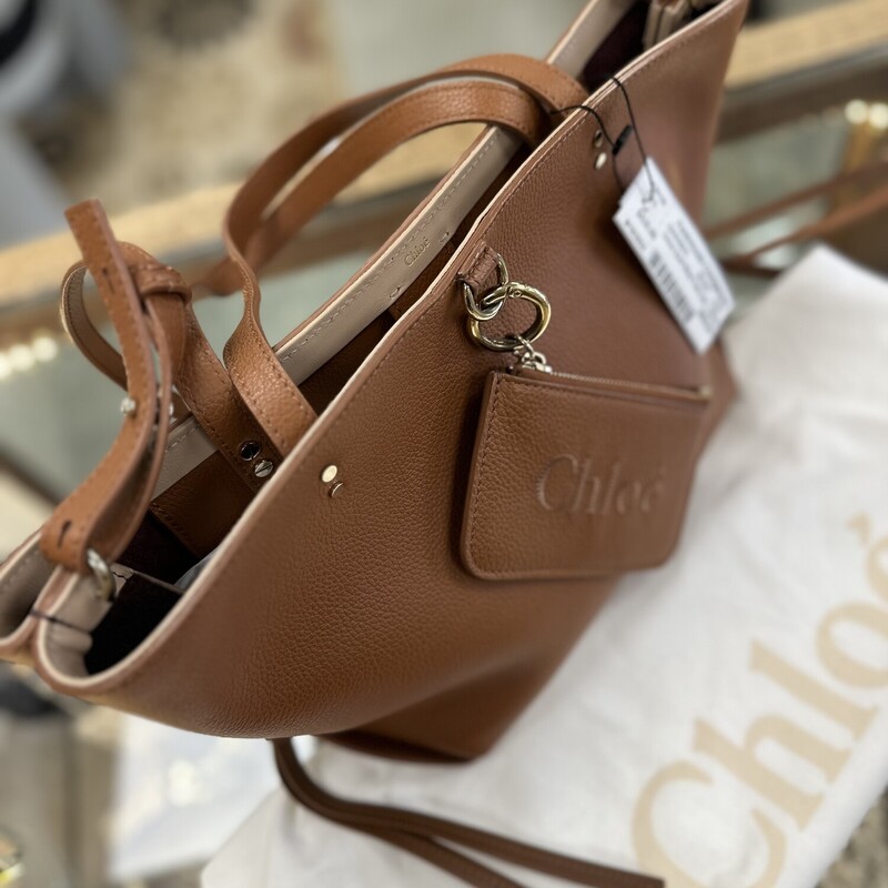 Chloe East West Tote, Brown Leather. Includes Dust bag.<br />
Size: 13x8