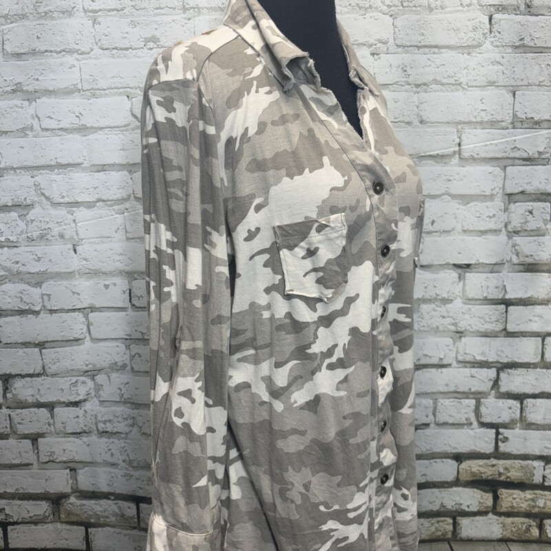 Caite, Camo, Size: Medium