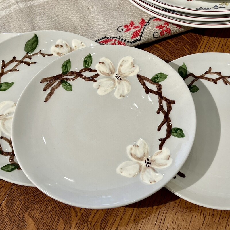 Plates Small Orchard Ware
Size: Set Of 4