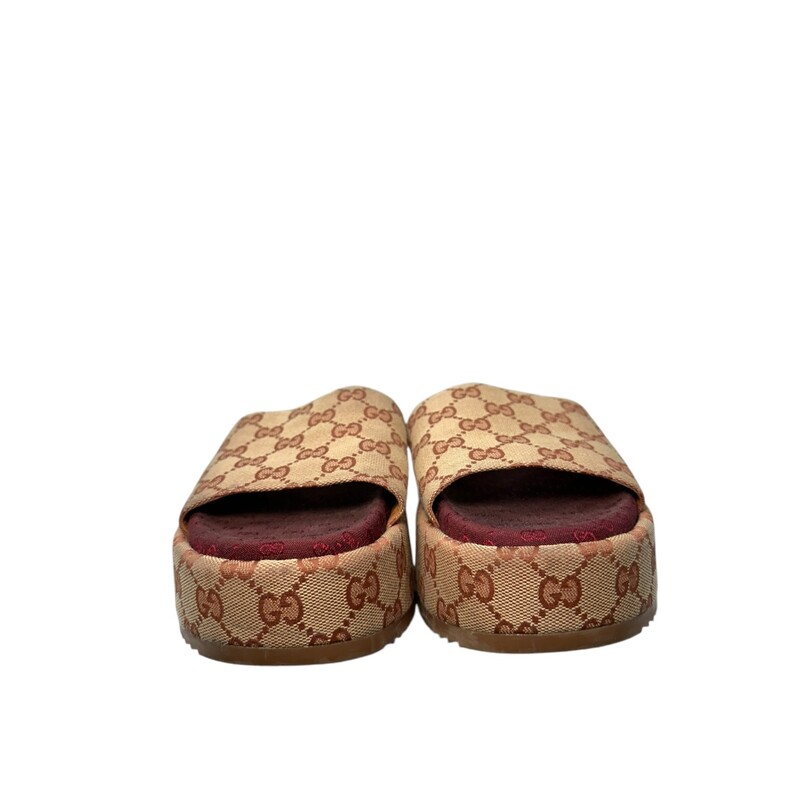 Gucci Angelina<br />
 Monogram<br />
Size: 40<br />
<br />
Code:  573018