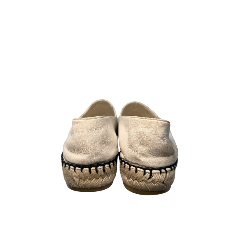 Chanel Quilted Espadrille<br />
 White<br />
Size: 40<br />
<br />
Note: Significant wear to the white leather.<br />
<br />
Code: G32910