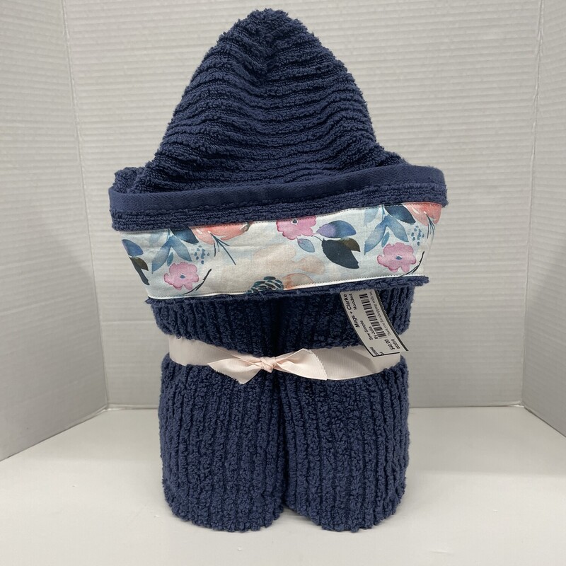 By Julia, Size: Towel, Item: Hooded