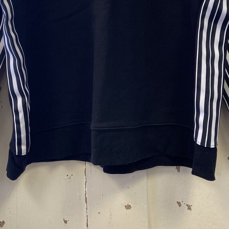 Blk/wht Trim Sweatshirt<br />
Blk/wht<br />
Size: XL - Tall