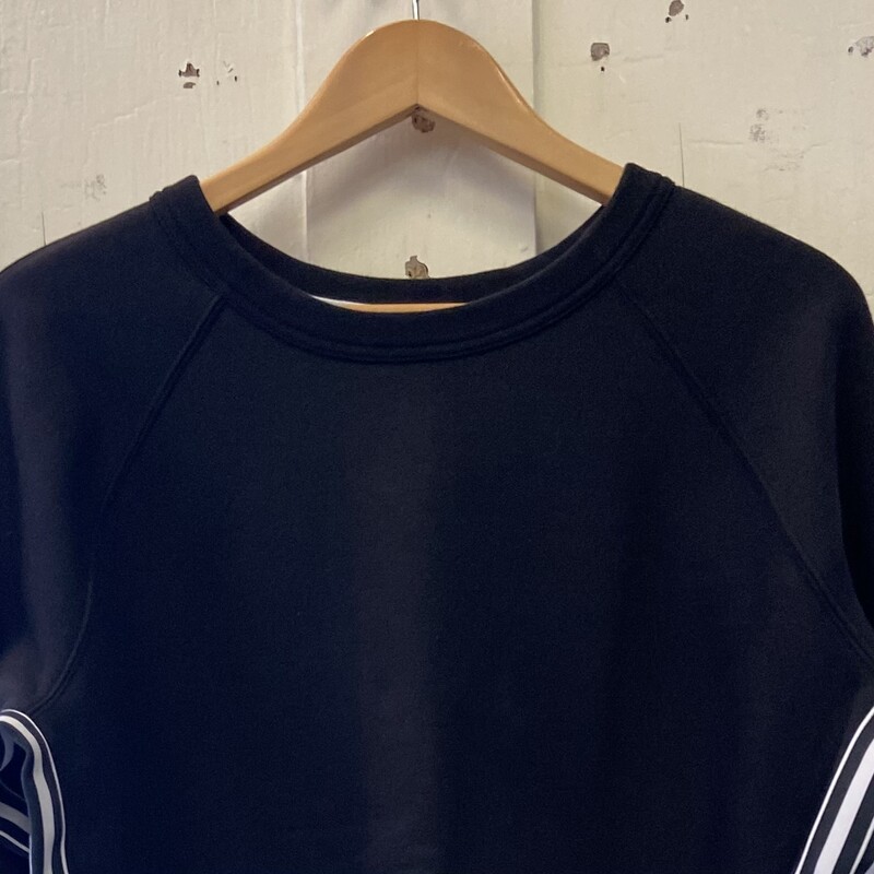 Blk/wht Trim Sweatshirt<br />
Blk/wht<br />
Size: XL - Tall