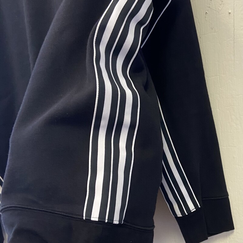 Blk/wht Trim Sweatshirt<br />
Blk/wht<br />
Size: XL - Tall