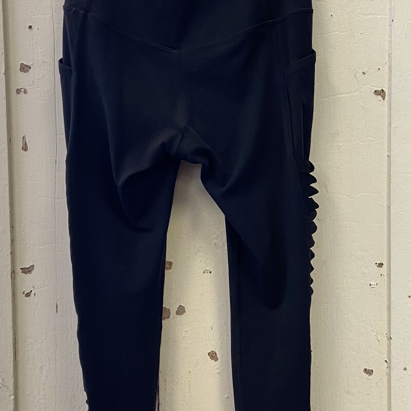 Blk Cutout Leggings<br />
Black<br />
Size: S R $109